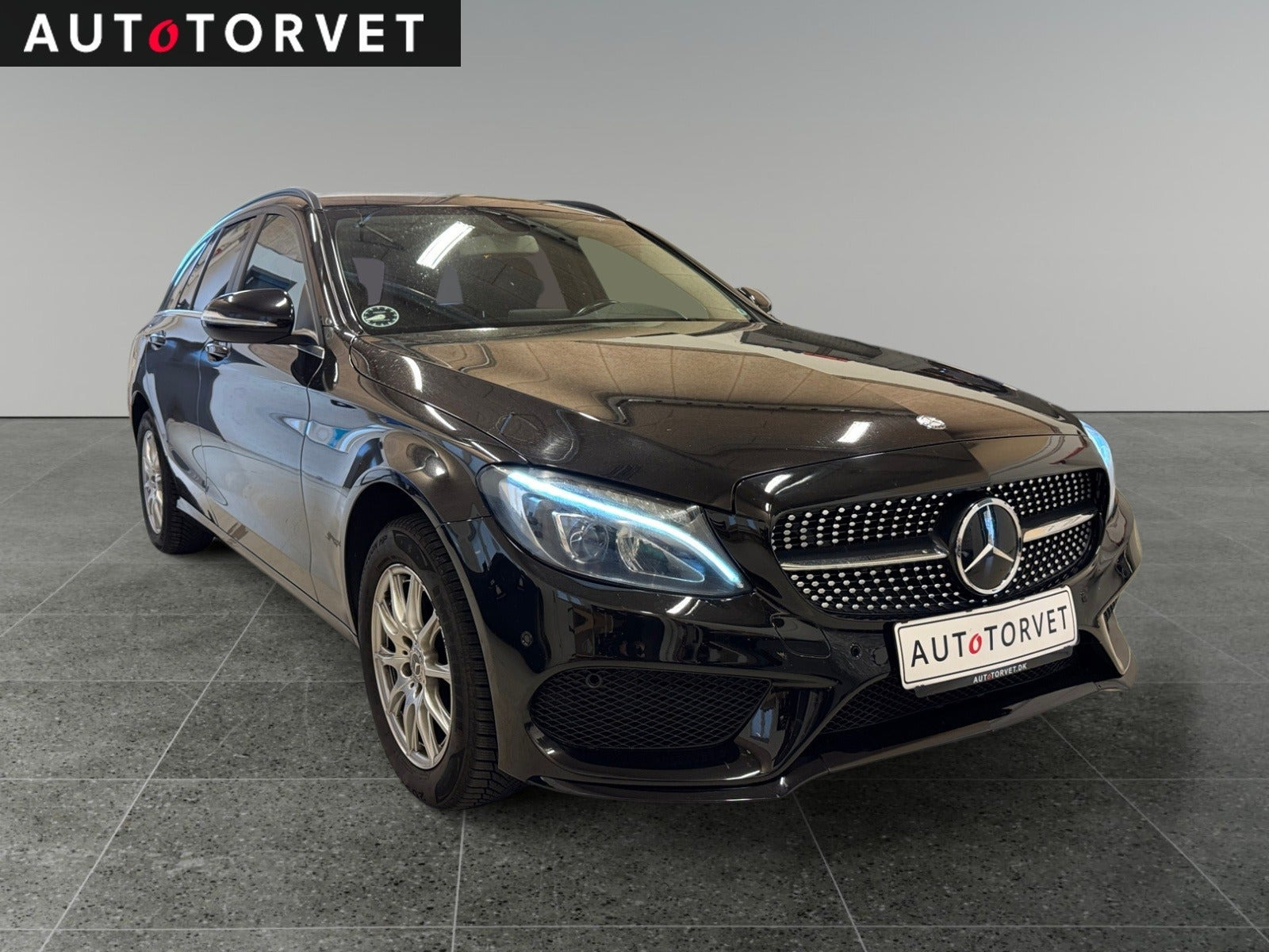 Sort Mercedes C200 fra 2015