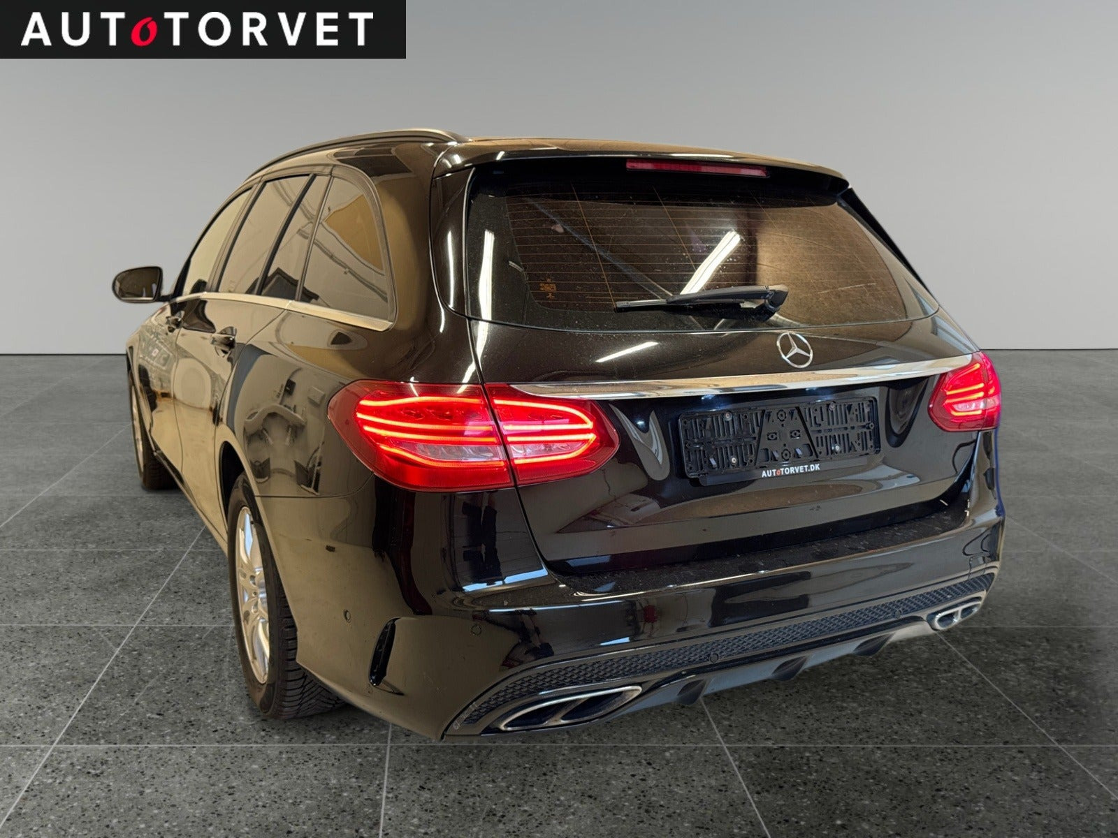 Sort Mercedes C200 fra 2015