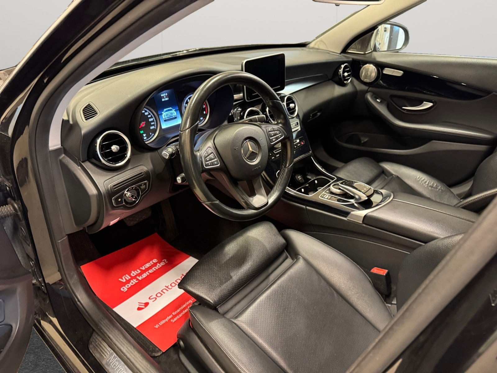 Sort Mercedes C200 fra 2015