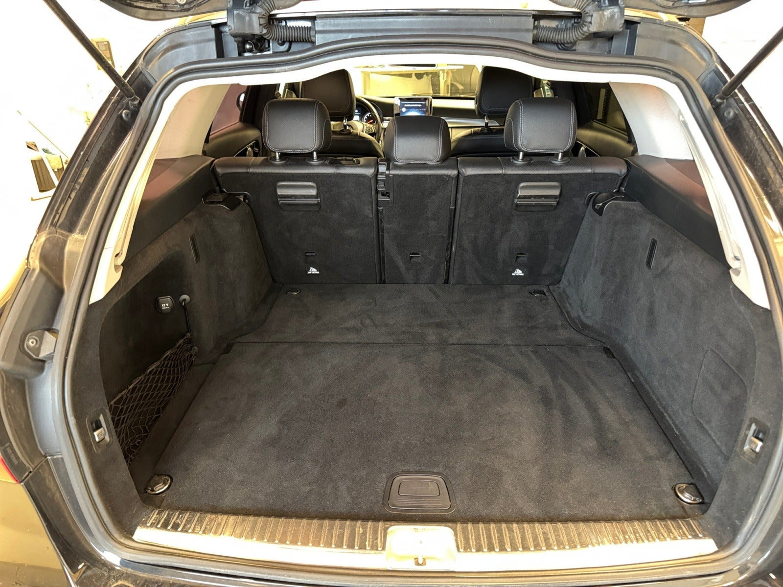Sort Mercedes C200 fra 2015