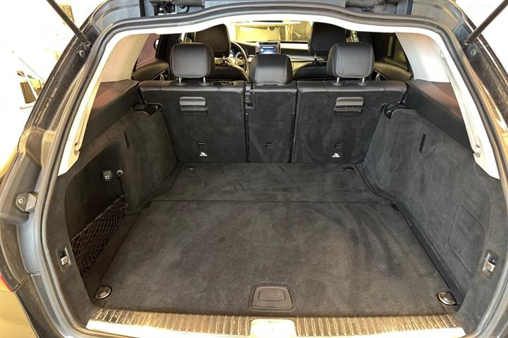 Sort Mercedes C200 fra 2015