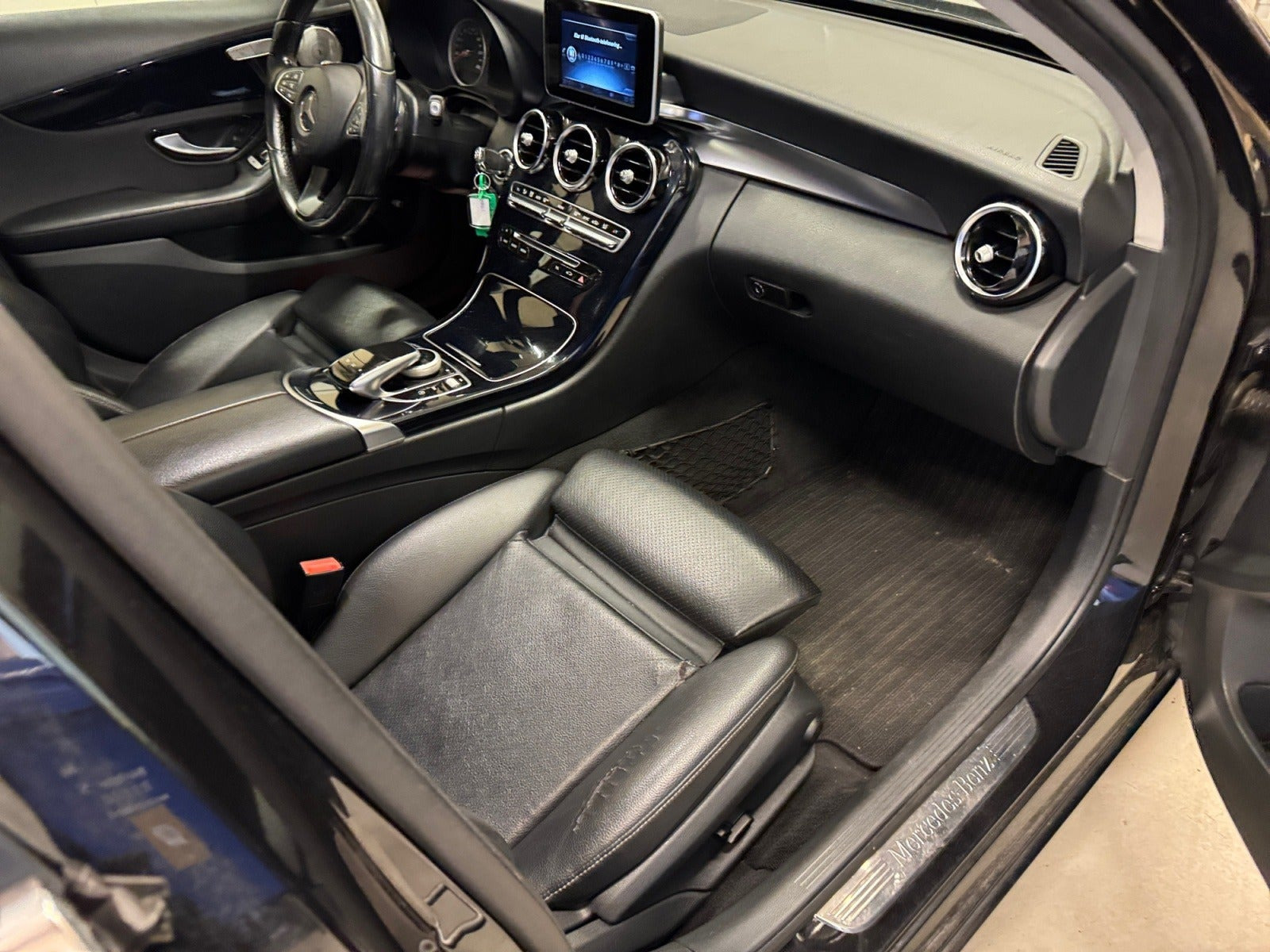 Sort Mercedes C200 fra 2015
