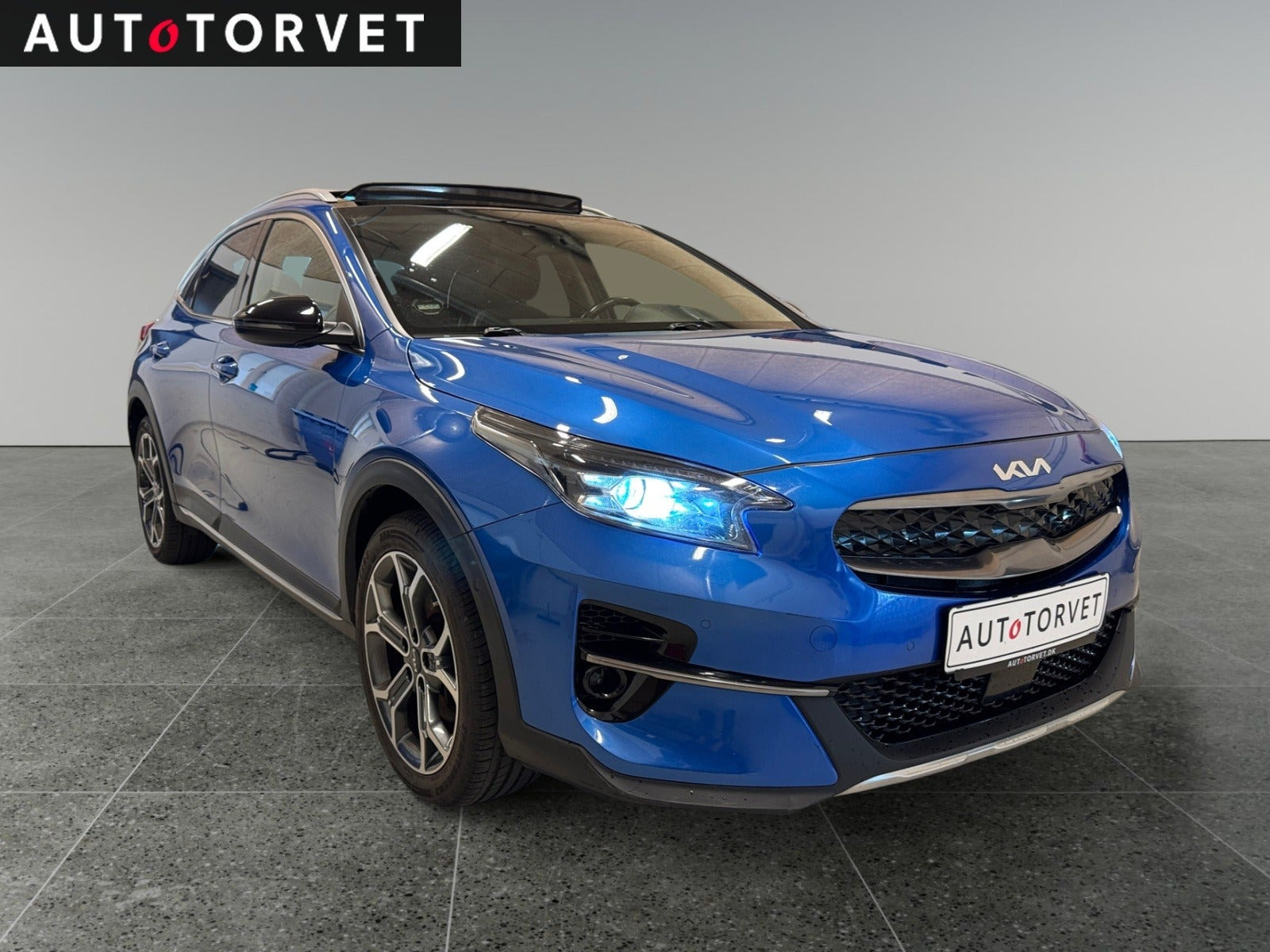 Blå Kia XCeed fra 2022