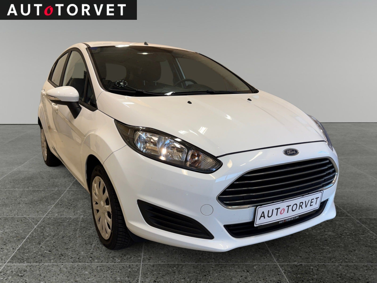 Hvid Ford Fiesta fra 2015