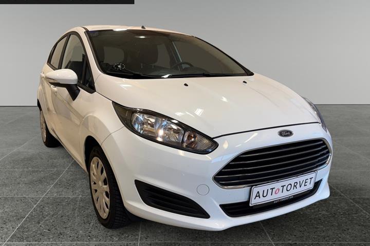 Hvid Ford Fiesta fra 2015