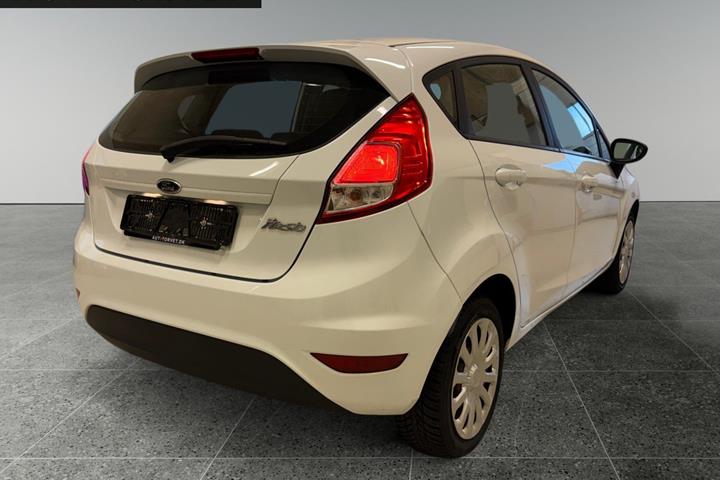 Hvid Ford Fiesta fra 2015