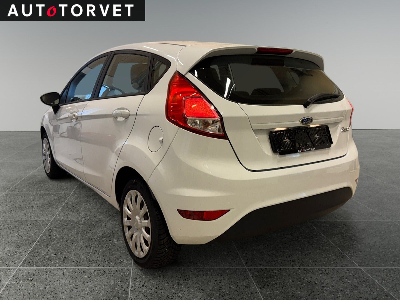 Hvid Ford Fiesta fra 2015
