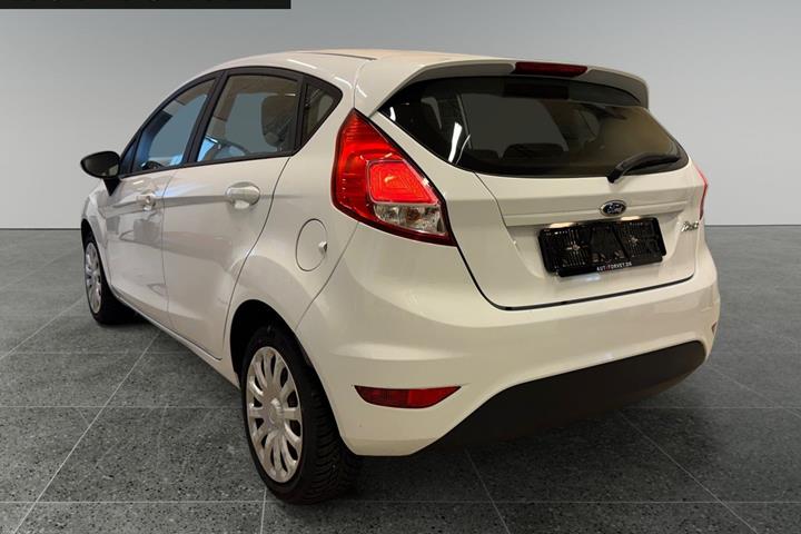 Hvid Ford Fiesta fra 2015