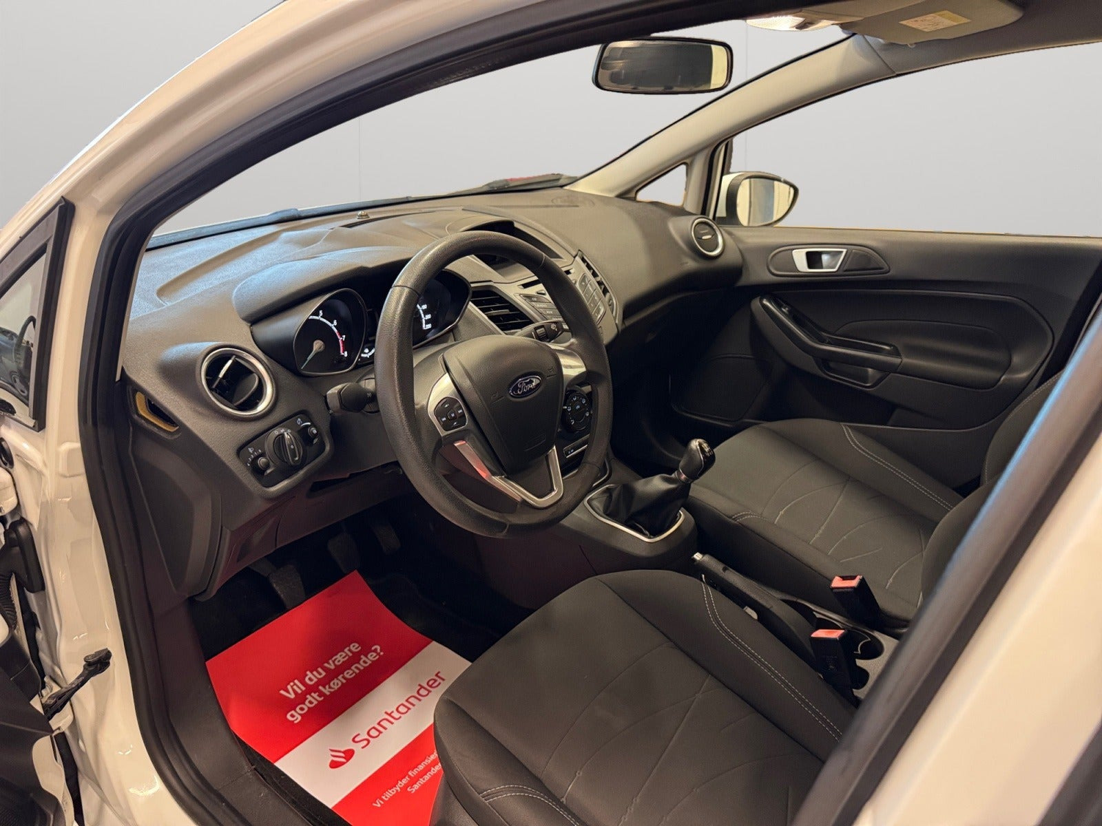 Hvid Ford Fiesta fra 2015