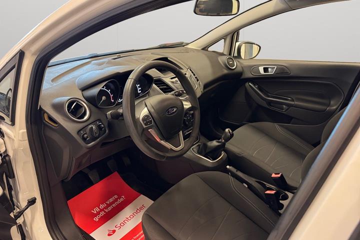 Hvid Ford Fiesta fra 2015