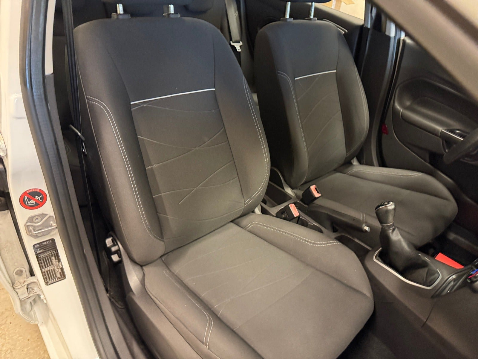 Hvid Ford Fiesta fra 2015