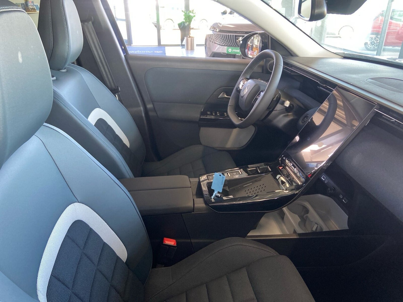 Blå Citroën ë-C5 Aircross fra 2025