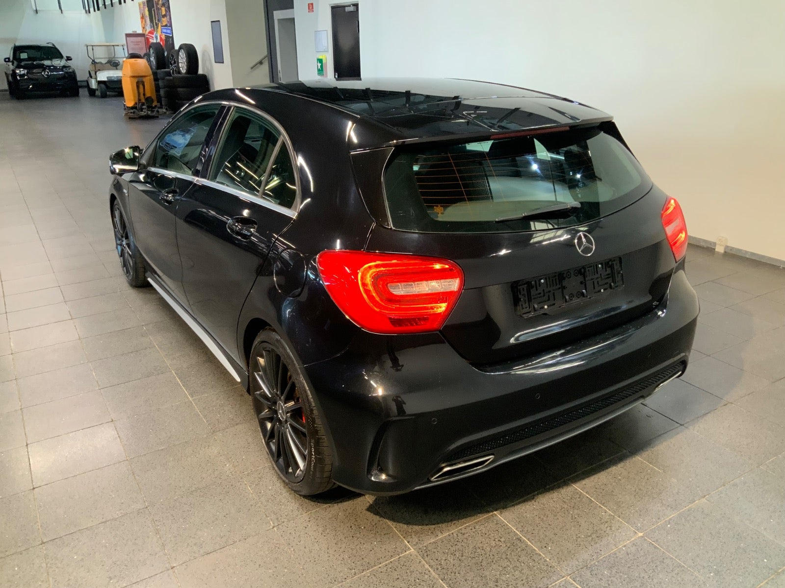 Sort Mercedes A45 fra 2014