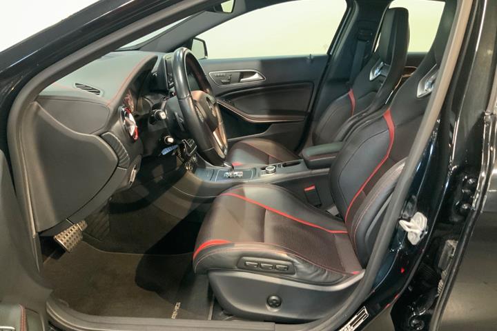Sort Mercedes A45 fra 2014
