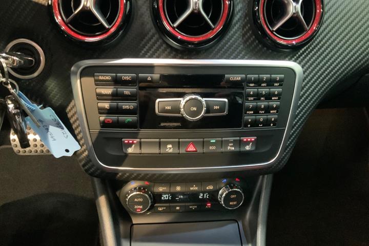 Sort Mercedes A45 fra 2014