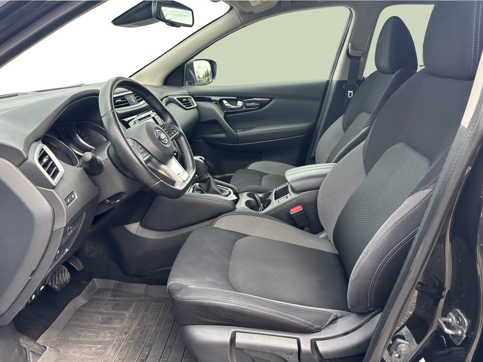 Grå Nissan Qashqai fra 2019