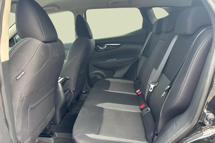 Grå Nissan Qashqai fra 2019