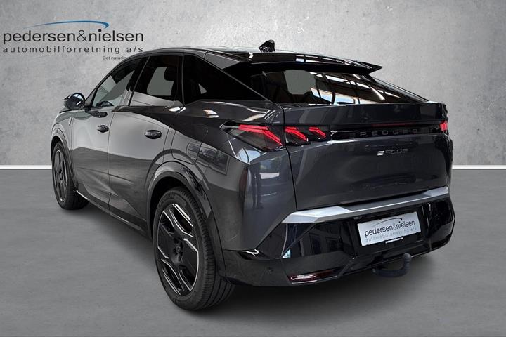 Grå Peugeot e-3008 fra 2025