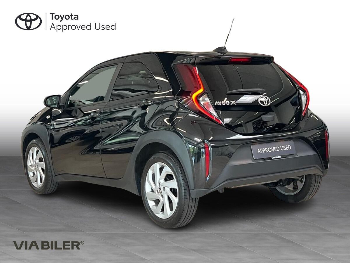 Sort Toyota Aygo X fra 2023