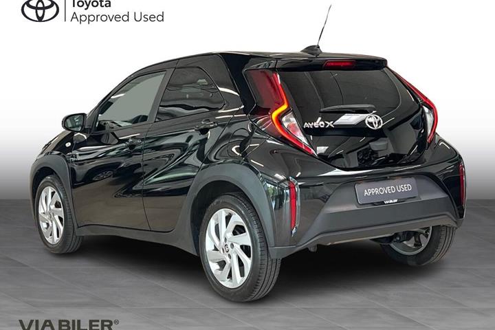 Sort Toyota Aygo X fra 2023