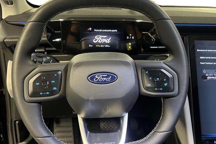 Sort Ford Explorer fra 2026