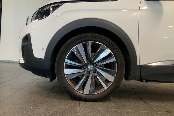 Hvid Peugeot 3008 fra 2018