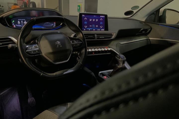 Hvid Peugeot 3008 fra 2018