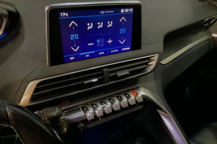 Hvid Peugeot 3008 fra 2018