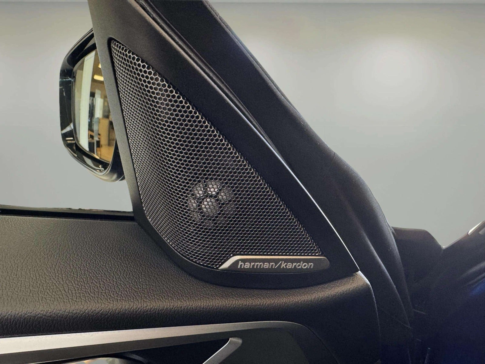 Blå BMW i4 fra 2025
