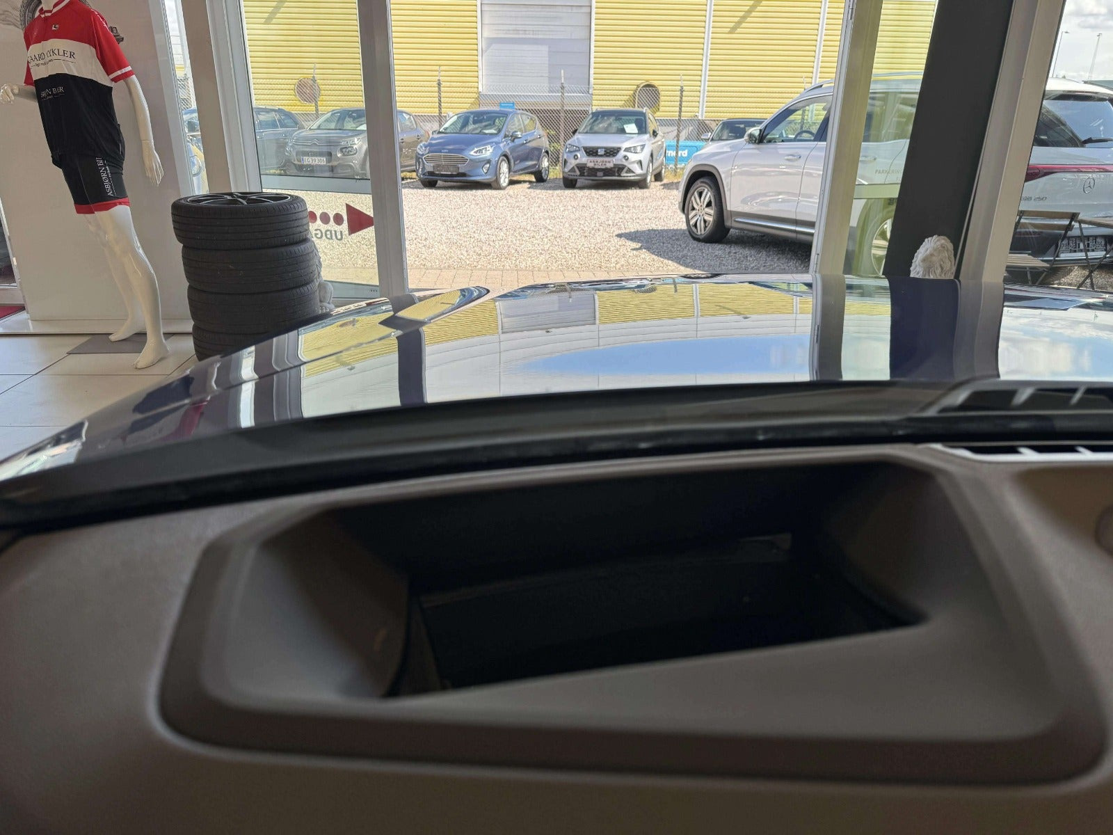 Blå BMW i4 fra 2025