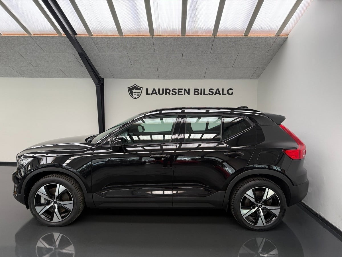 Sort Volvo XC40 fra 2022