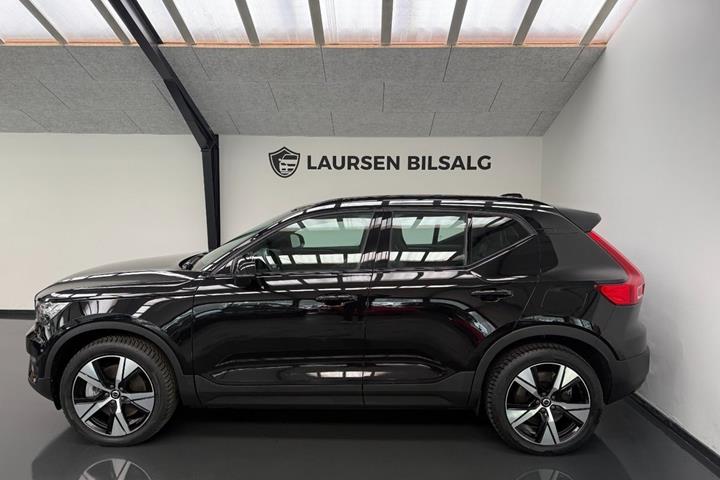 Sort Volvo XC40 fra 2022