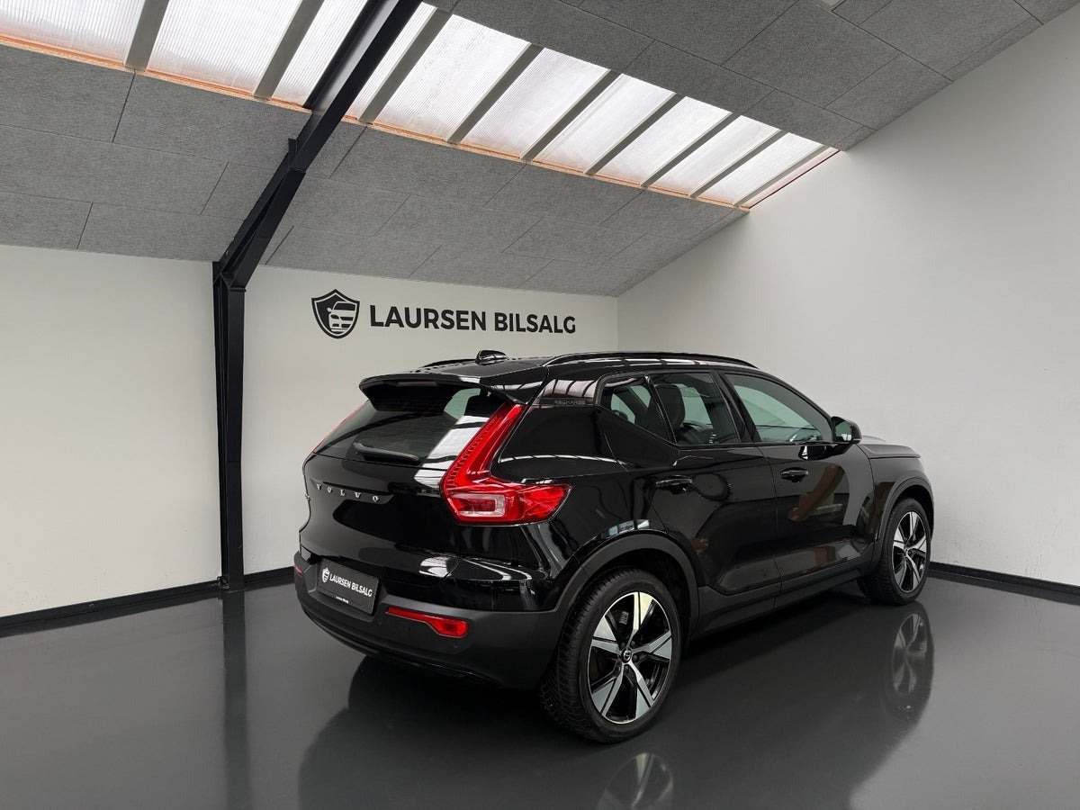 Sort Volvo XC40 fra 2022