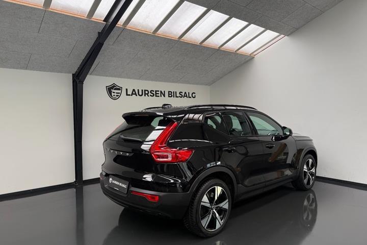 Sort Volvo XC40 fra 2022