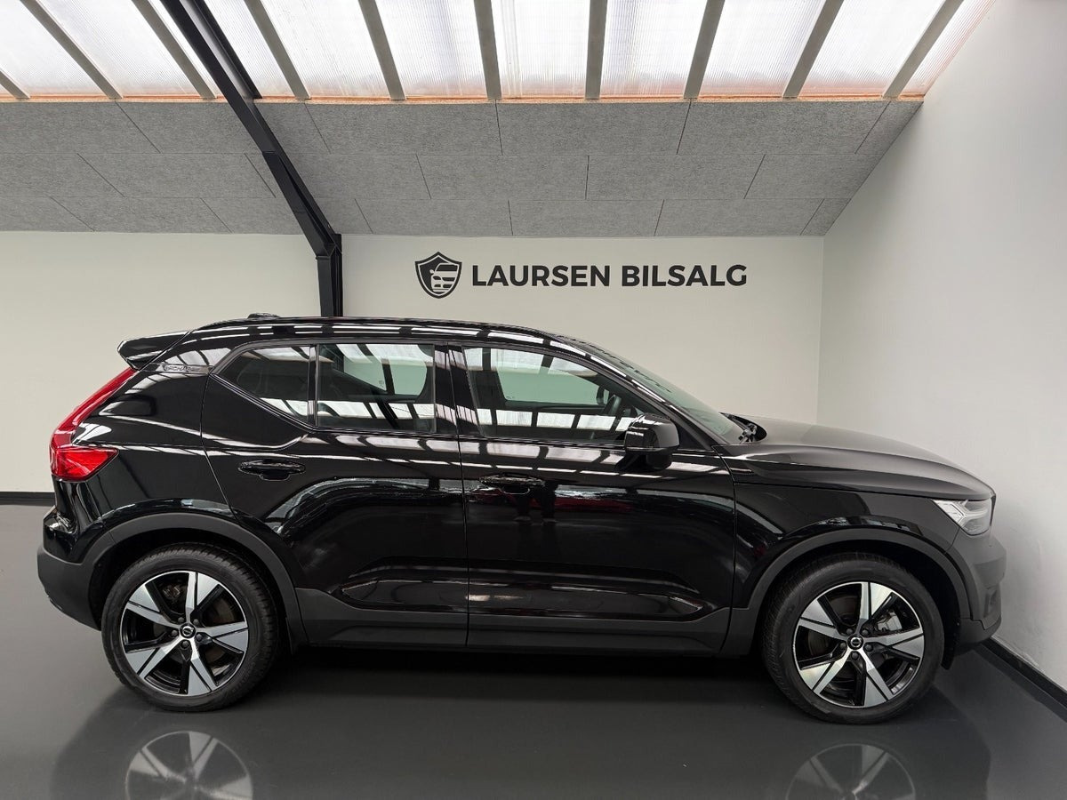 Sort Volvo XC40 fra 2022