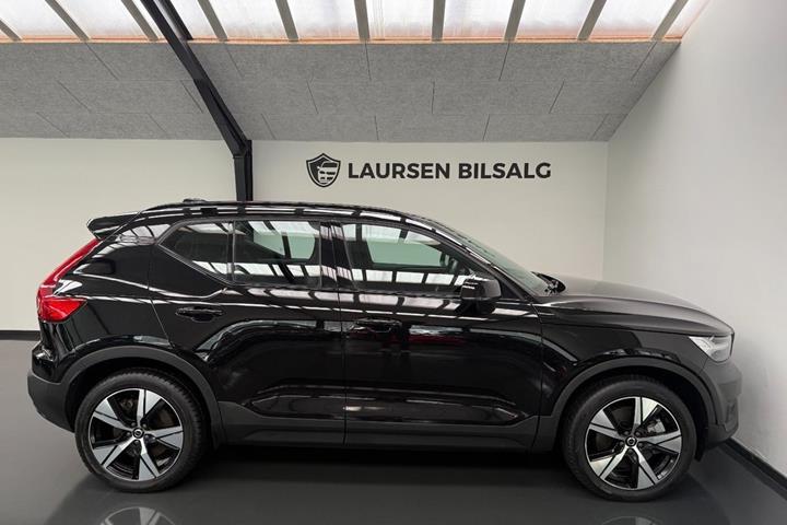 Sort Volvo XC40 fra 2022