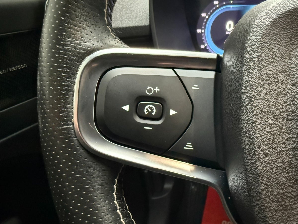 Sort Volvo XC40 fra 2022