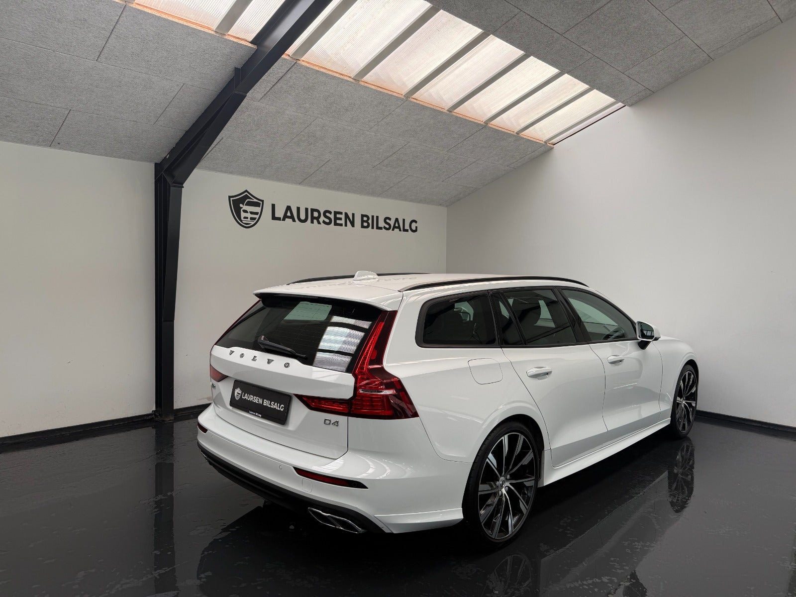 Hvid Volvo V60 fra 2019