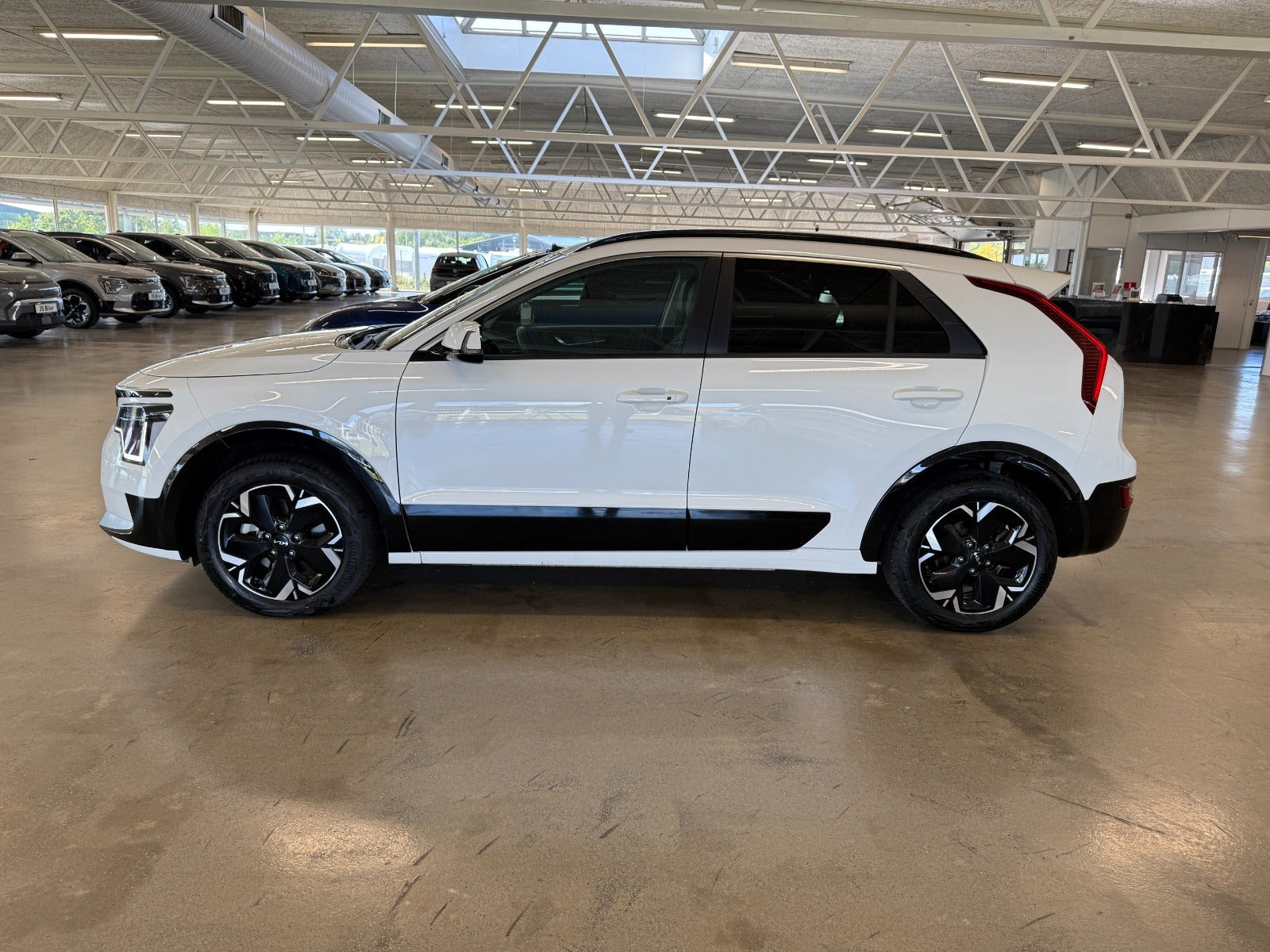Hvid Kia Niro fra 2023