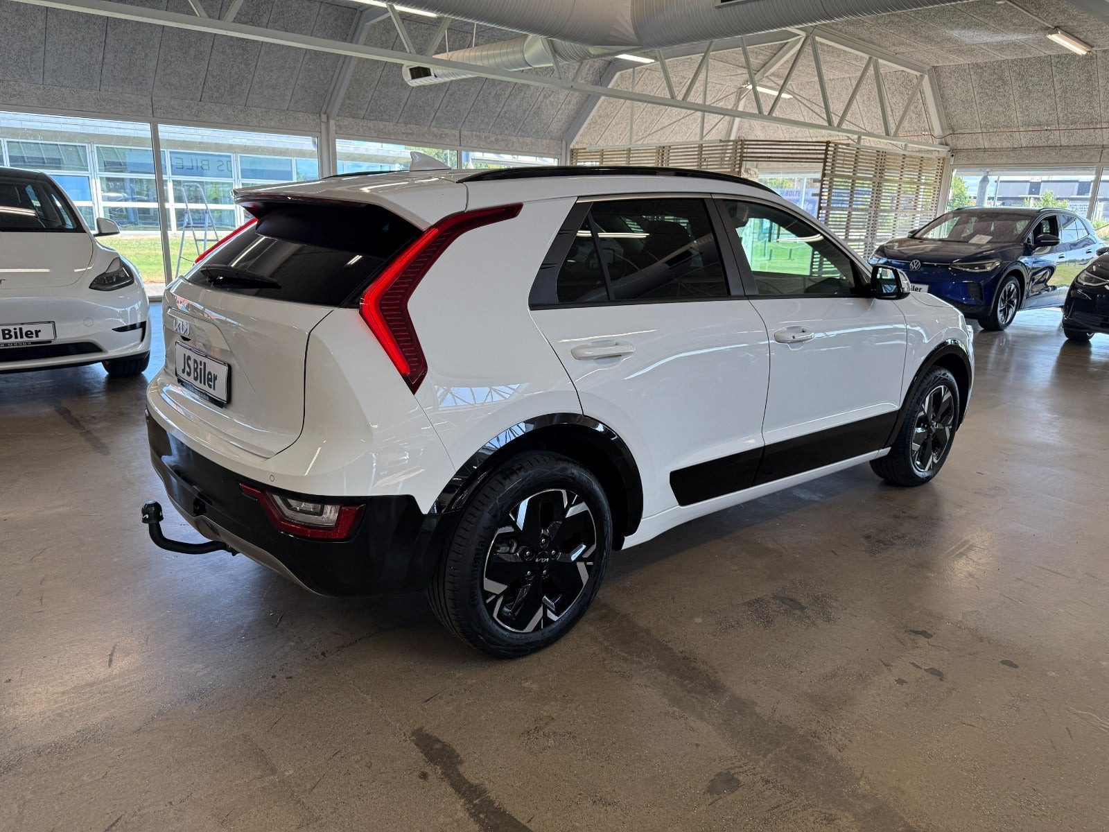 Hvid Kia Niro fra 2023