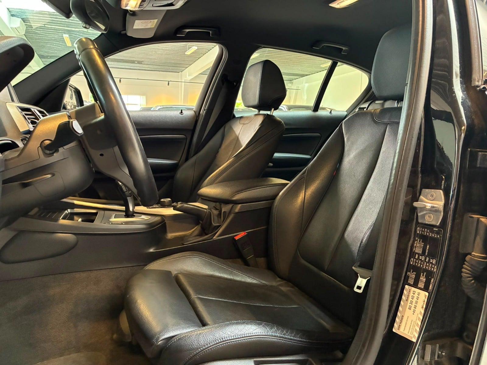 Sort BMW 120i fra 2019