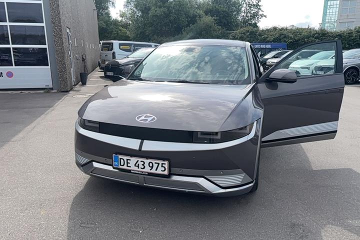 Grå Hyundai Ioniq 5 fra 2022