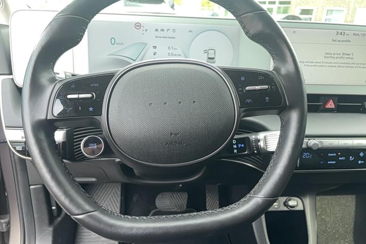 Grå Hyundai Ioniq 5 fra 2022