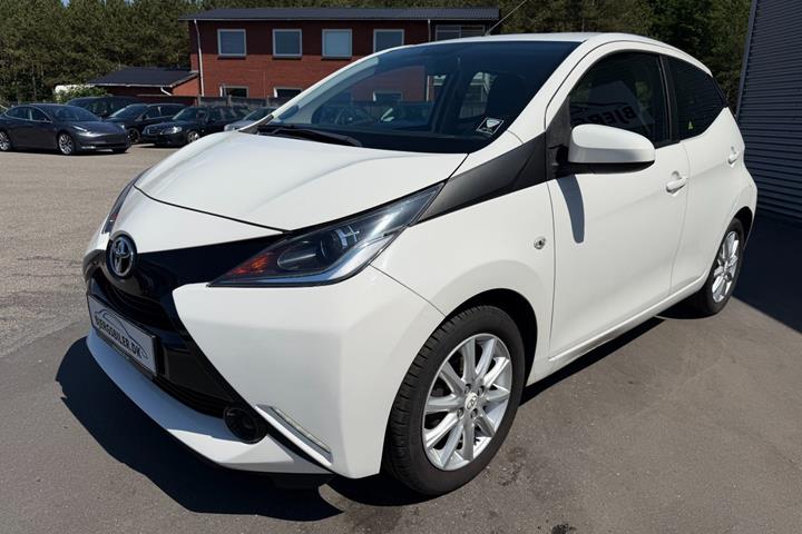 Hvid Toyota Aygo fra 2015