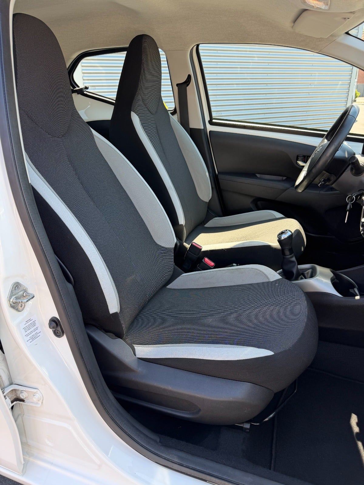 Hvid Toyota Aygo fra 2015