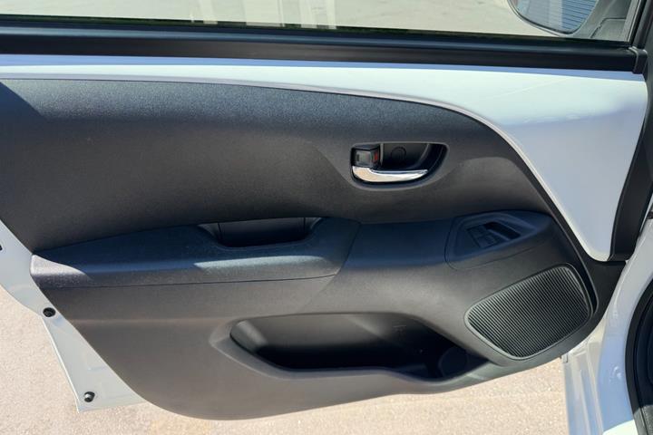 Hvid Toyota Aygo fra 2015