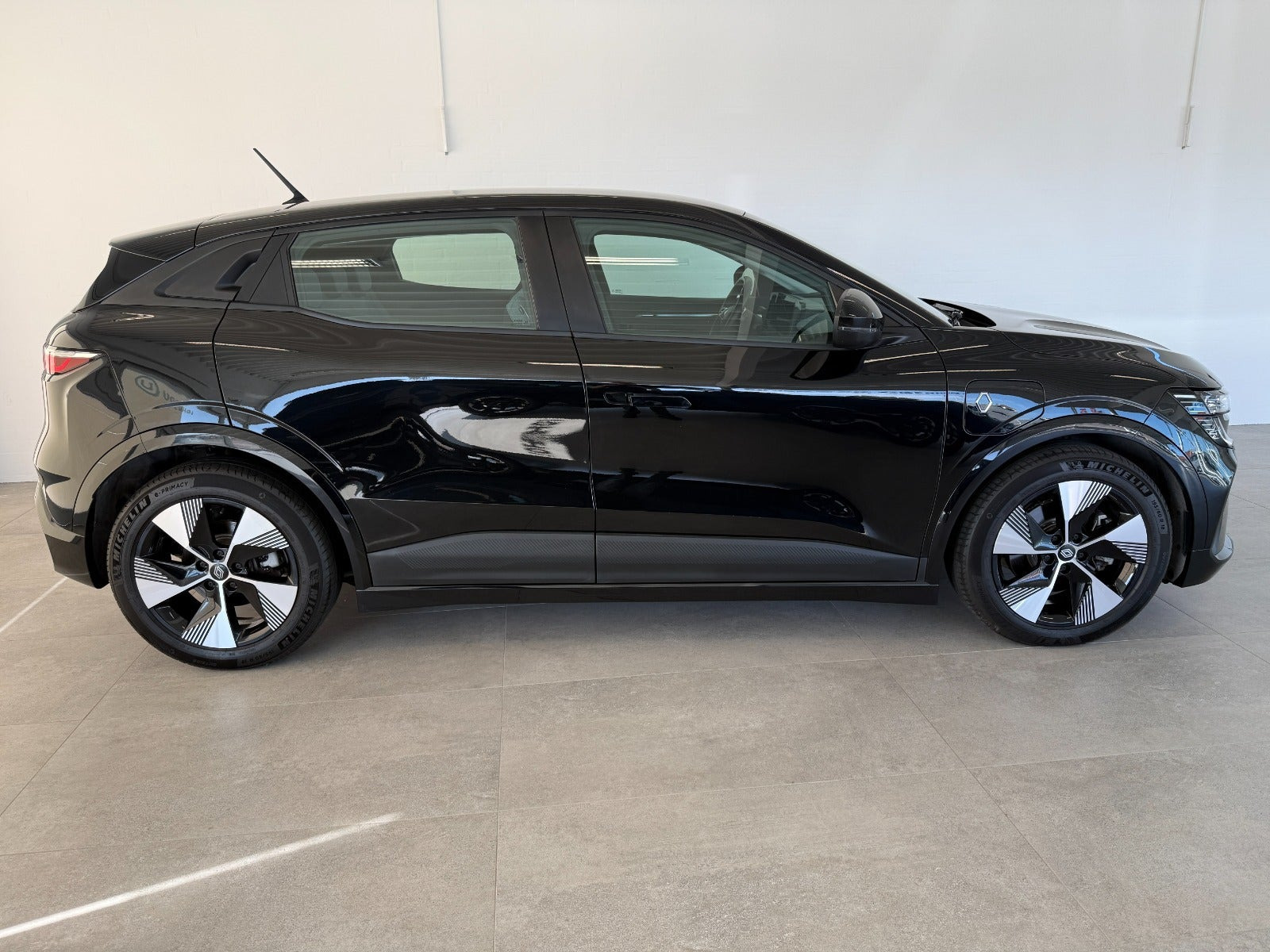 Sort Renault Megane E-Tech fra 2023