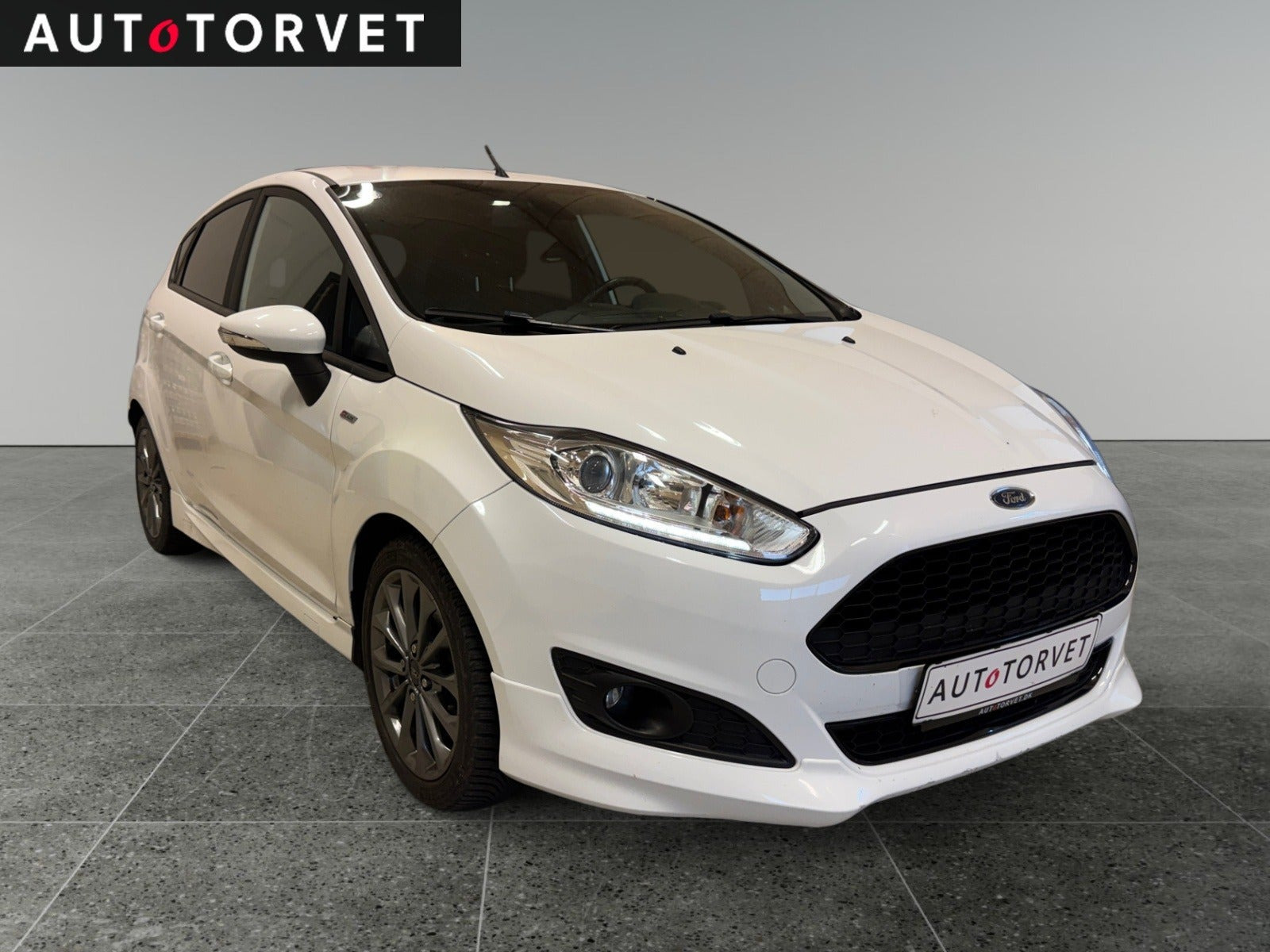 Hvid Ford Fiesta fra 2016