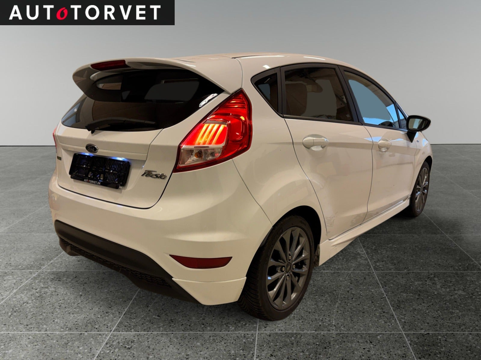 Hvid Ford Fiesta fra 2016