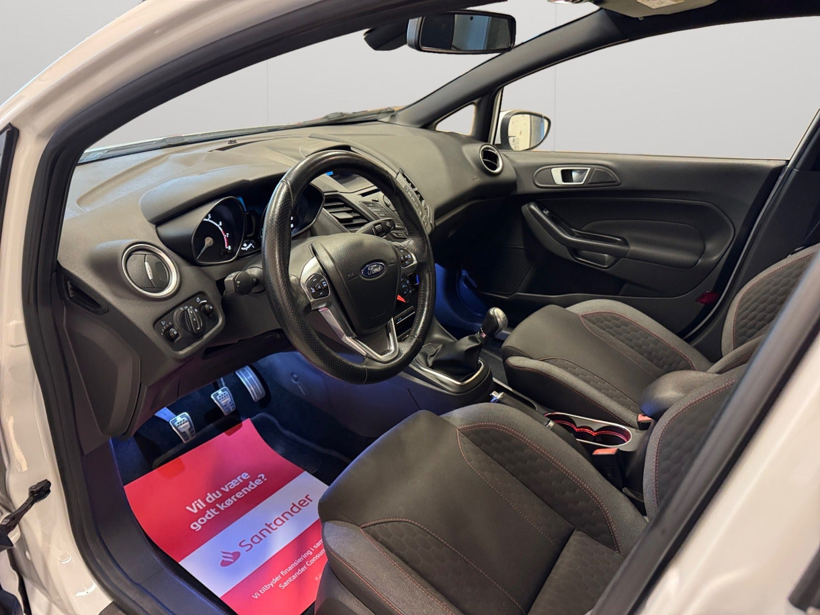 Hvid Ford Fiesta fra 2016